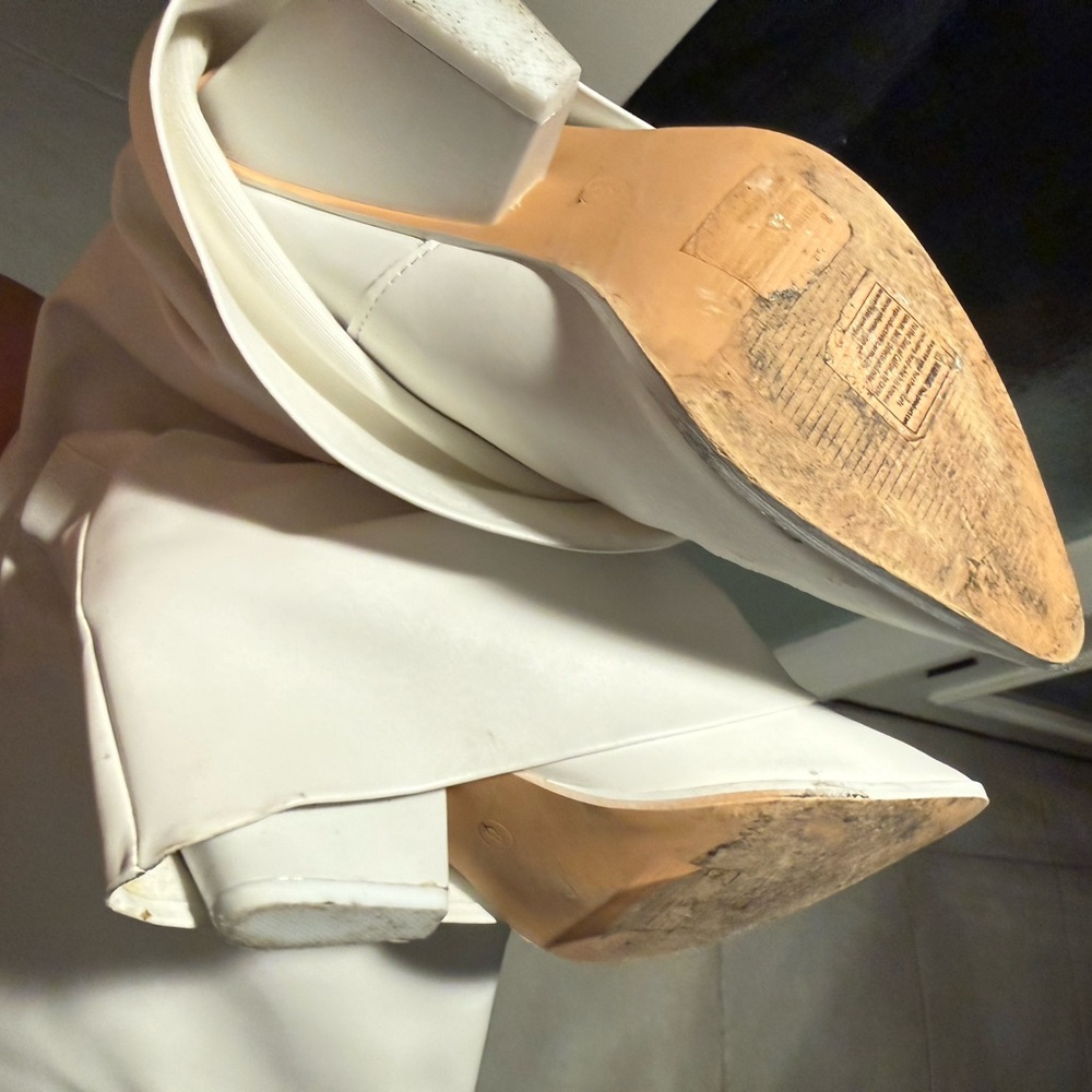 White Women's cowgirl Boots - Picture 5 of 5